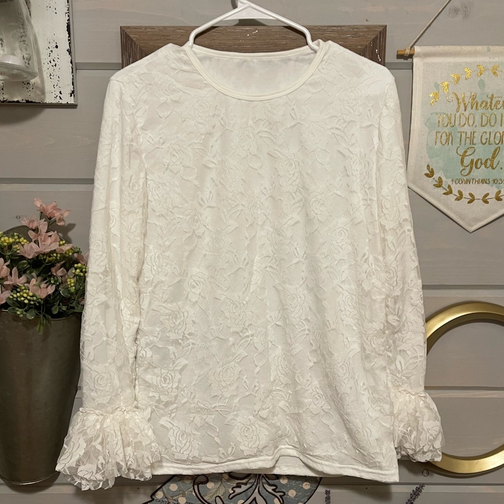 White lace long sleeve shirt